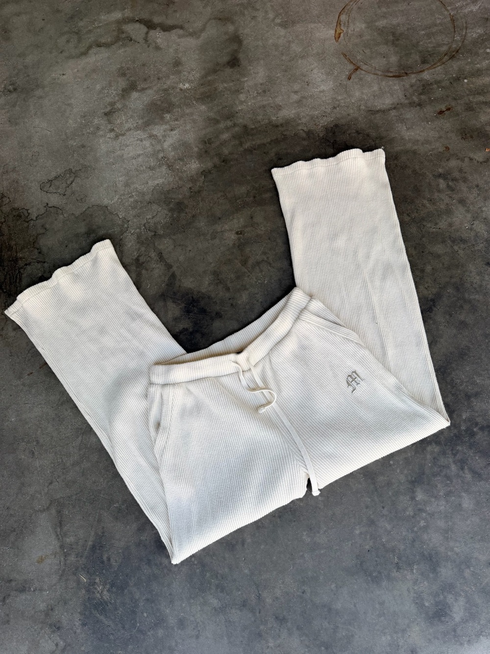 Miss Me Loves It Ivory Flared Sweatpants Logo Large VTG Y2K